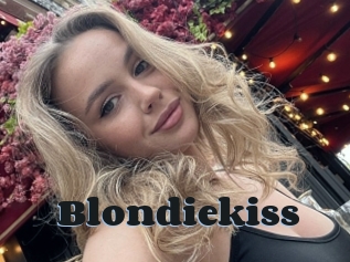 Blondiekiss