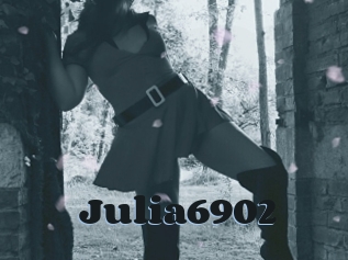 Julia6902