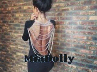 Mia_Dolly