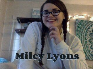 Miley_Lyons