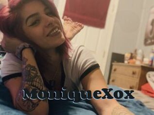 MoniqueXox