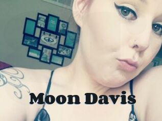 Moon_Davis